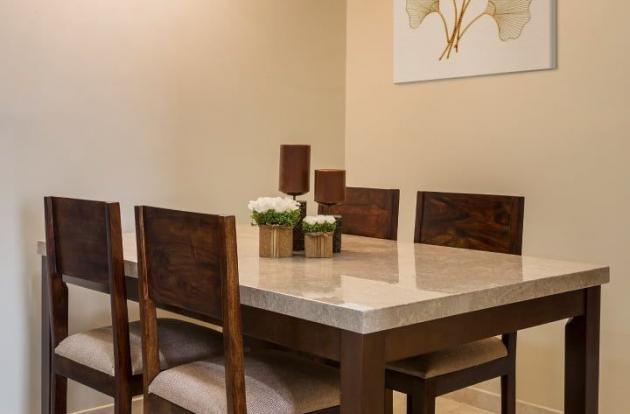 Családi ház tervezés Budapest új kertvárosi részén, energiatakarékos megoldásokkal, könnyűszerkezetes vagy tégla opcióval, modern műszaki tartalommal.