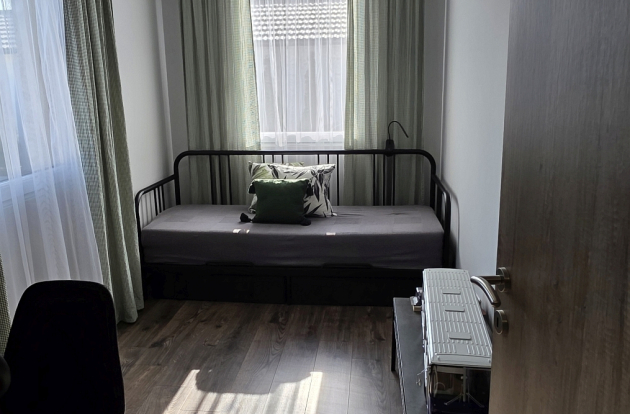 Eladó ház modern elegancia és kétgenerációs lehetőség Kecskemét kedvelt kertvárosában