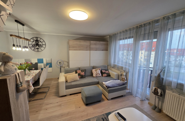 Belvárosi elegancia és kényelem - Kétszintes álomotthon Kecskemét legkedveltebb részén