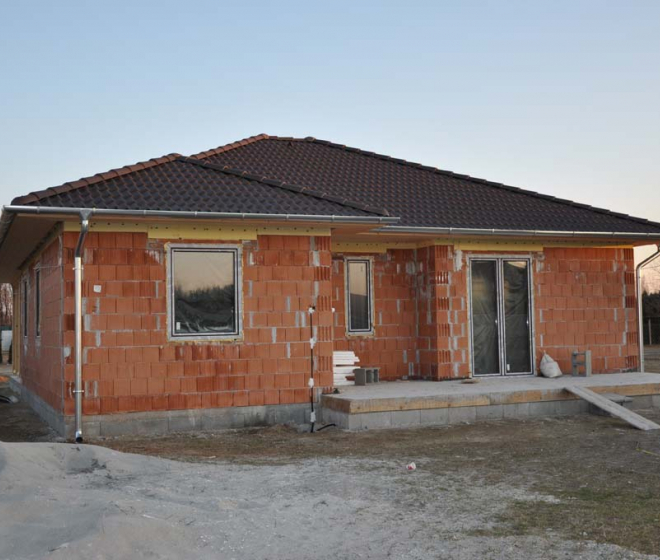 Könnyűszerkezetes vagy tégla?